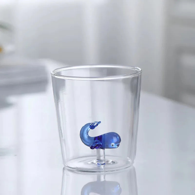 Bicchiere in Vetro con Statuina 3D Interna – Design Creativo per Drink