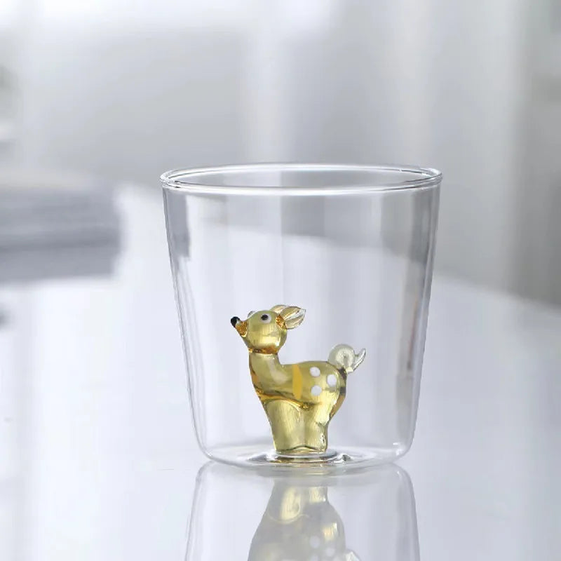 Bicchiere in Vetro con Statuina 3D Interna – Design Creativo per Drink
